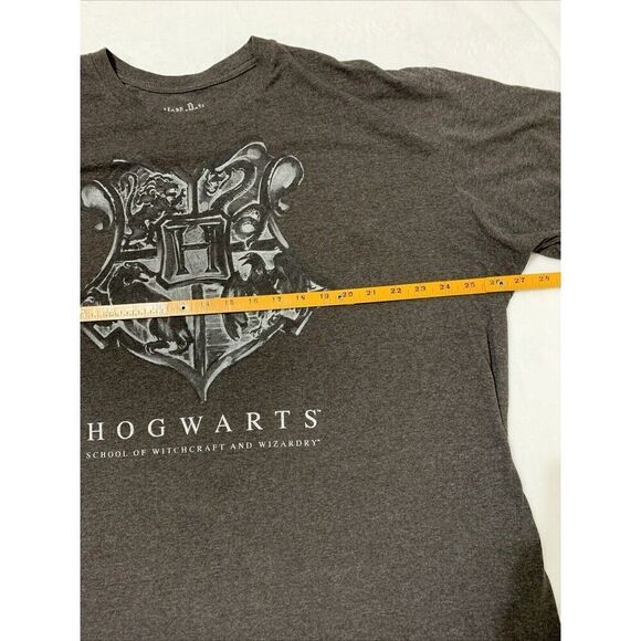 Harry Potter Shirt Men’s Size 2XL Gray Hogwarts Graphic Print Crew Neck - Picture 4 of 5